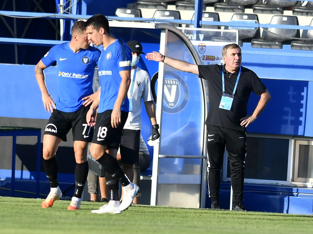 
    Gică Hagi vrea să se revină la sistemul din anii 80-90Foto: sportpictures.eu  