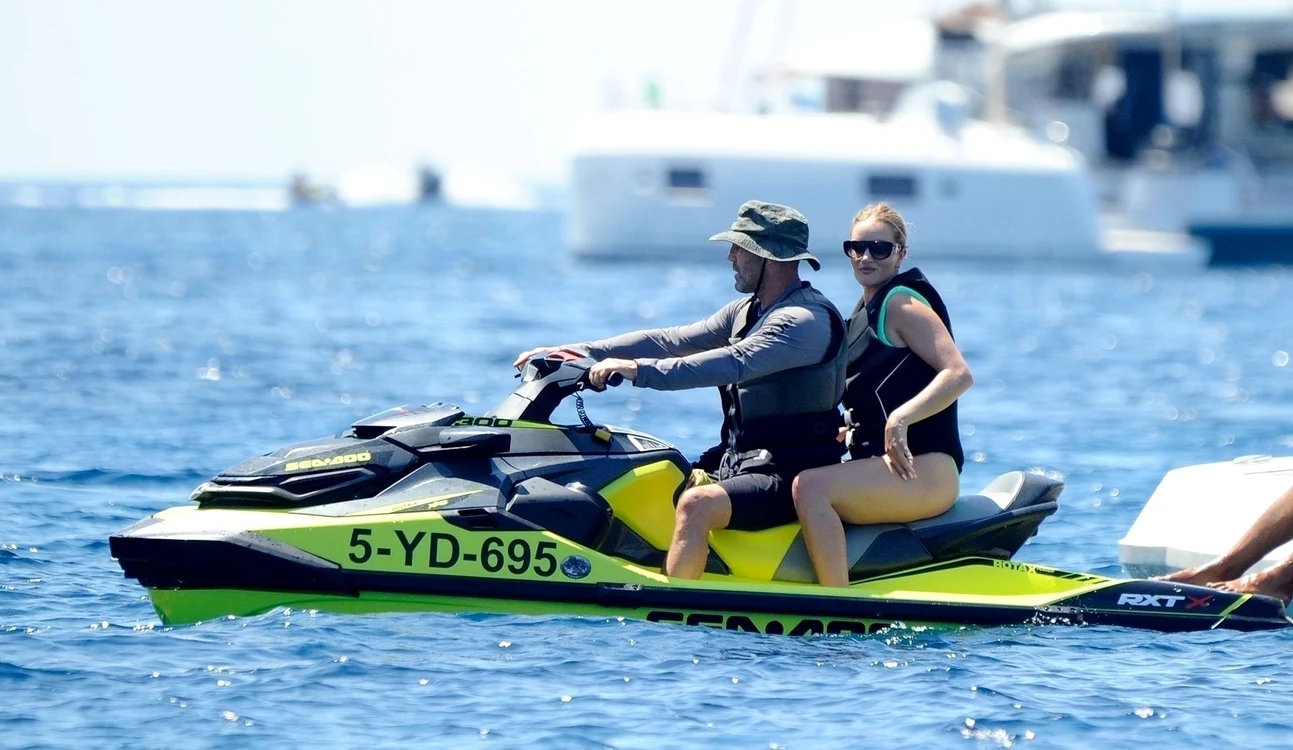 Rosie Huntington Whiteley și Jason Statham vacanță Spania jpg