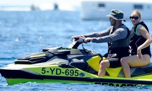 Rosie Huntington Whiteley și Jason Statham vacanță Spania jpg