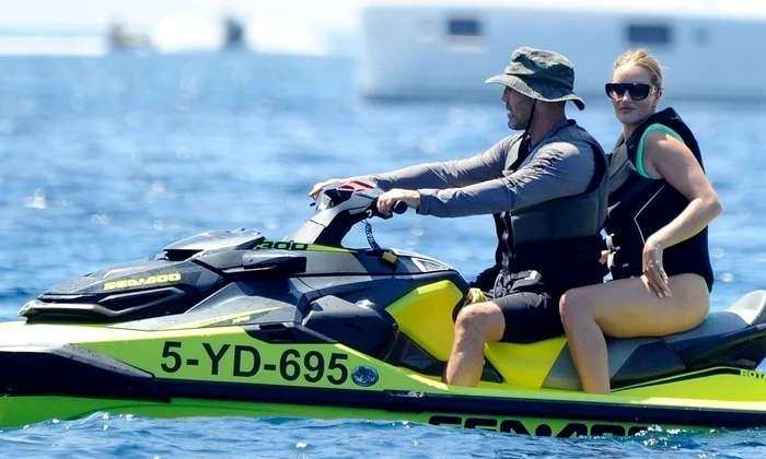 Rosie Huntington Whiteley și Jason Statham vacanță Spania jpg