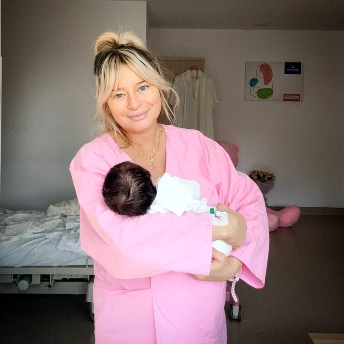 Laura Cosoi si Aida jpg