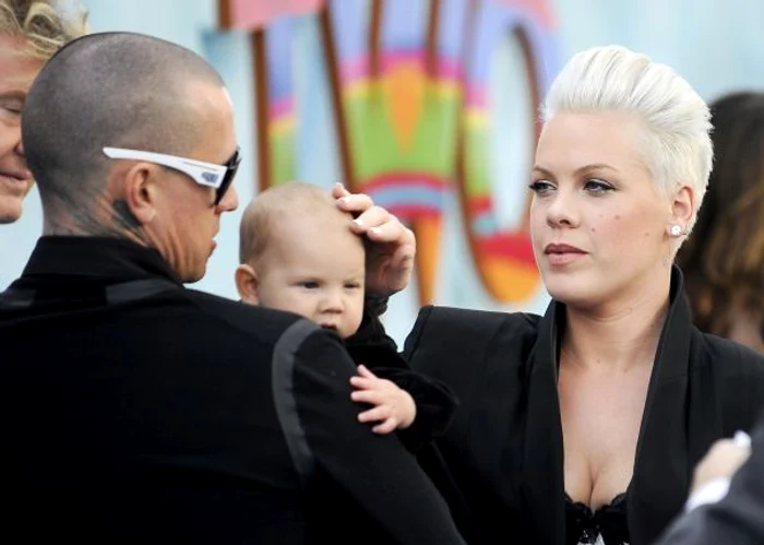 Pink alături de fiica şi soţul ei