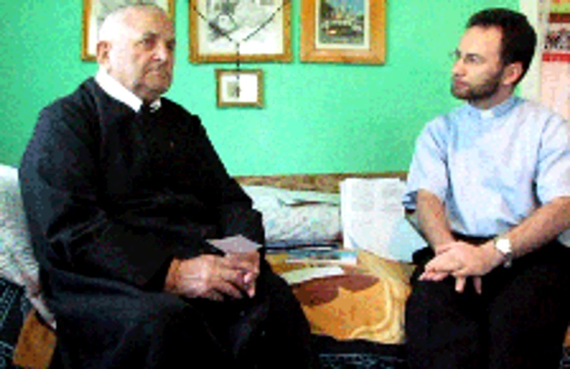 Preotul povesteşte cum au fost obligaţi să treacă de ortodocşi    FOTO catolica.org