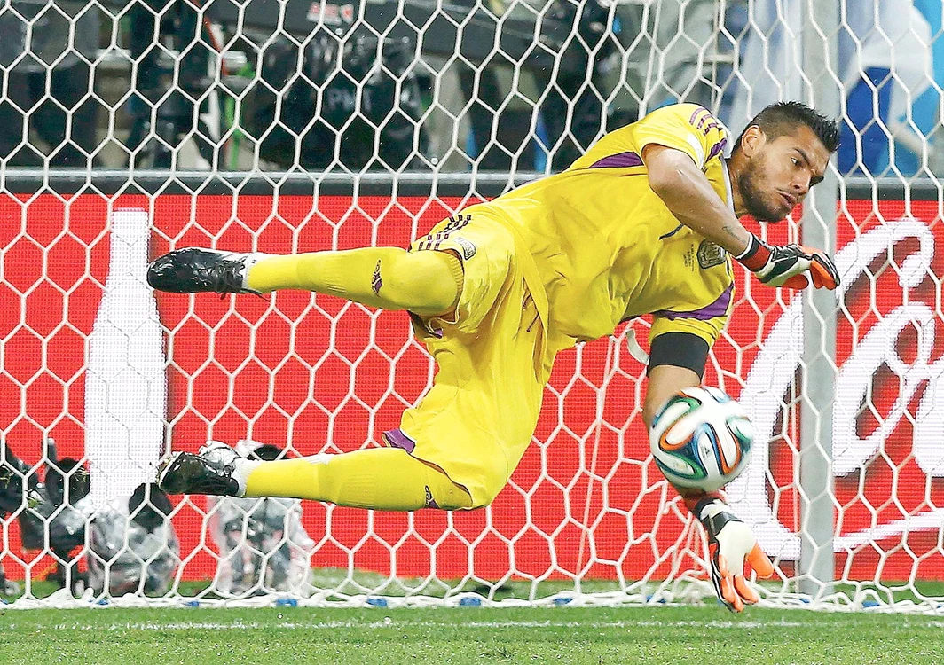 Portarul Romero a apărat  două penalty-uri, dedicând  reuşita soţiei lui