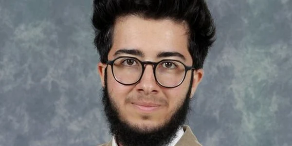01 Arian Mirzarafie Ahi doua identitati foto Asociatia Accept jpg