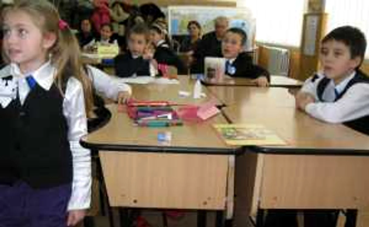 Mâine, clasele nu vor mai fi pline de elevi