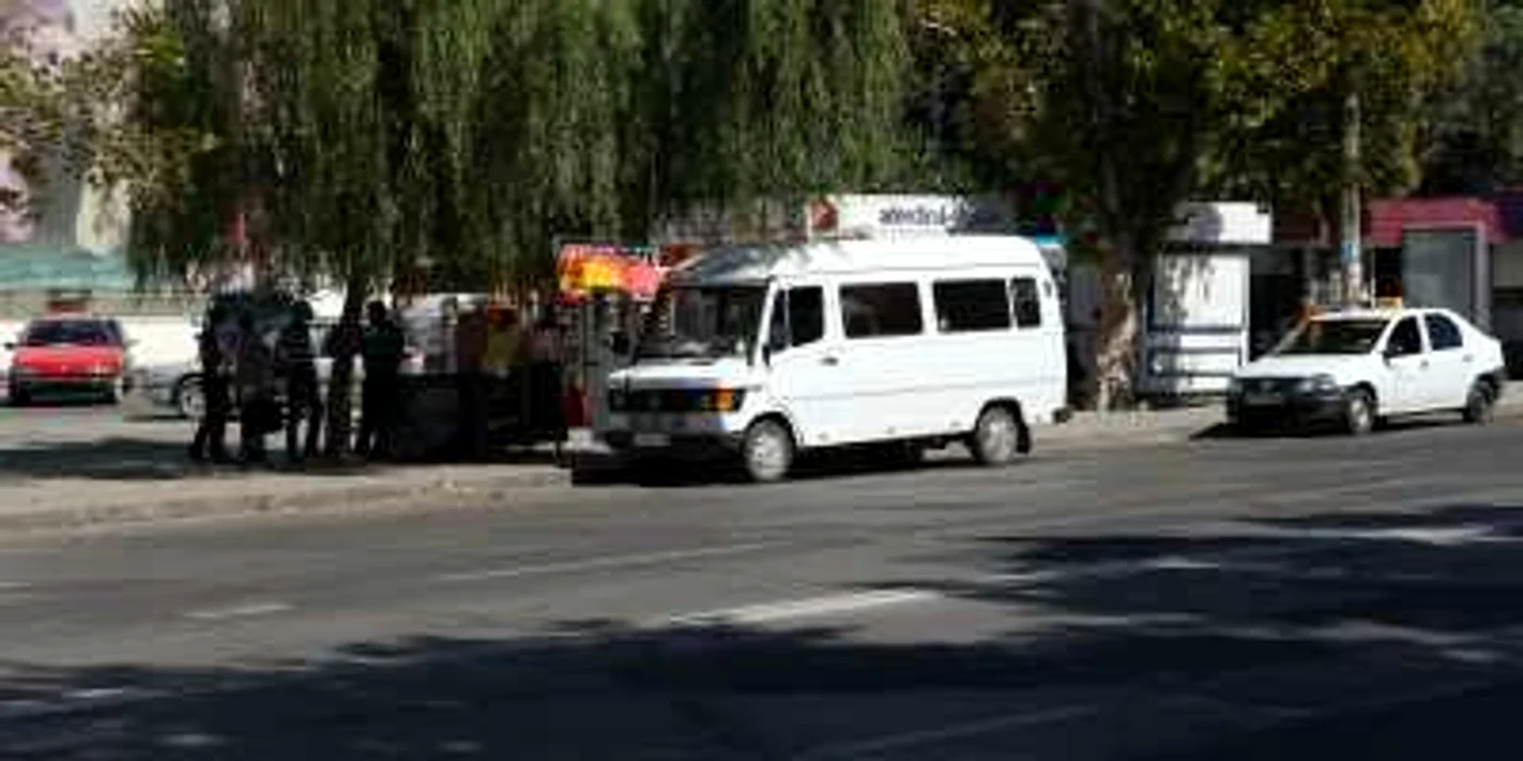 Municipalitatea este nemulţumită de serviciile prestate de transportatorii privaţi