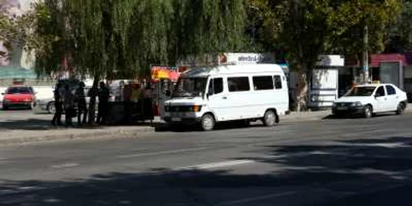 Municipalitatea este nemulţumită de serviciile prestate de transportatorii privaţi