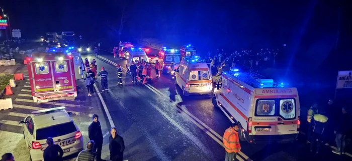 Două autocare s-au ciocnit pe DN1 / foto: ISU Sibiu