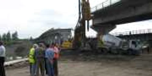 Podul de la Dorneşti, în timpul lucrărilor