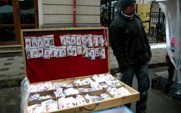 Mărţişoare, scoase la vânzare prin tot Bacăul