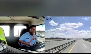 camion locit de avion captură video  H&S PIX 11 News png