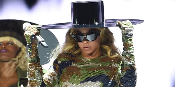 Beyonce costum designer roman Foto profimedia 0788896585 jpg