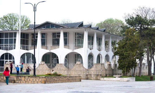 cazinoul de mangalia se vinde webp
