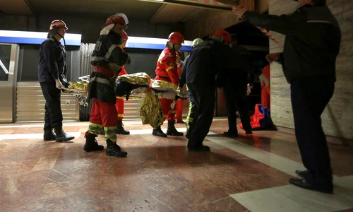 sinucidere metrou jpeg