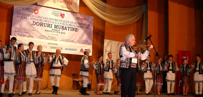 Festivalul de folclor la Roman