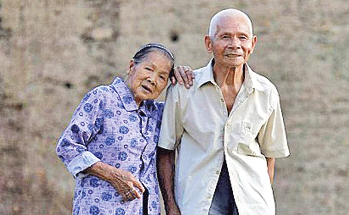 Wei Qishou şi soţia lui Basao îşi amintesc cu lux de amănunte nunta lor de acum 96 de ani, la care a venit tot satul