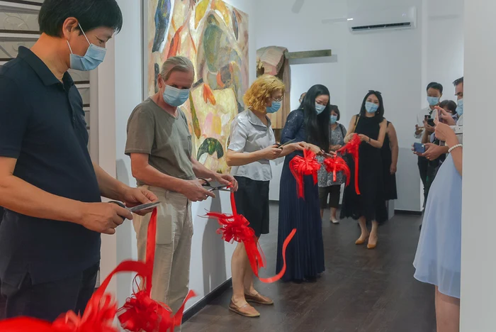 Deschiderea oficială a Leilei Gallery (august 2020). Sursa: Arhiva personală a artistei