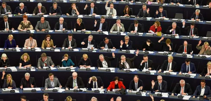 Eurodeputaţii români au arătat în dezbaterea de miercuri seară că părerile în ceea ce priveşte respectarea statului de drept diferă de la partid la partid. FOTO EPA