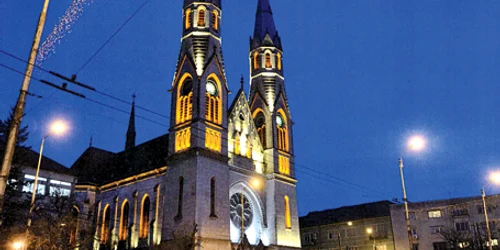 Biserica din Piaţa Bălcescu va fi acoperită de lumină de Paşte