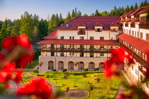 O noapte de cazare la Ana Hotels costă de la 250 de euro pe cameră