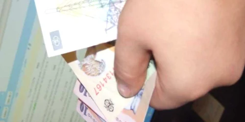 Poliţistul a refuzat 500 de lei