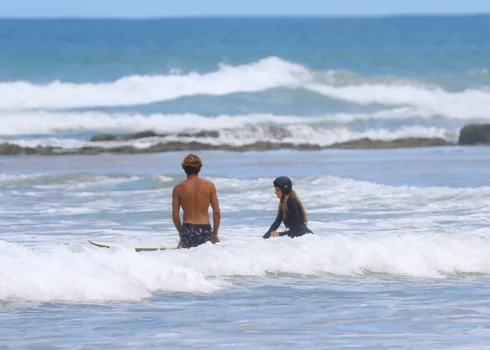 Shakira învață surfingul în Costa Rica, Foto Profimedia