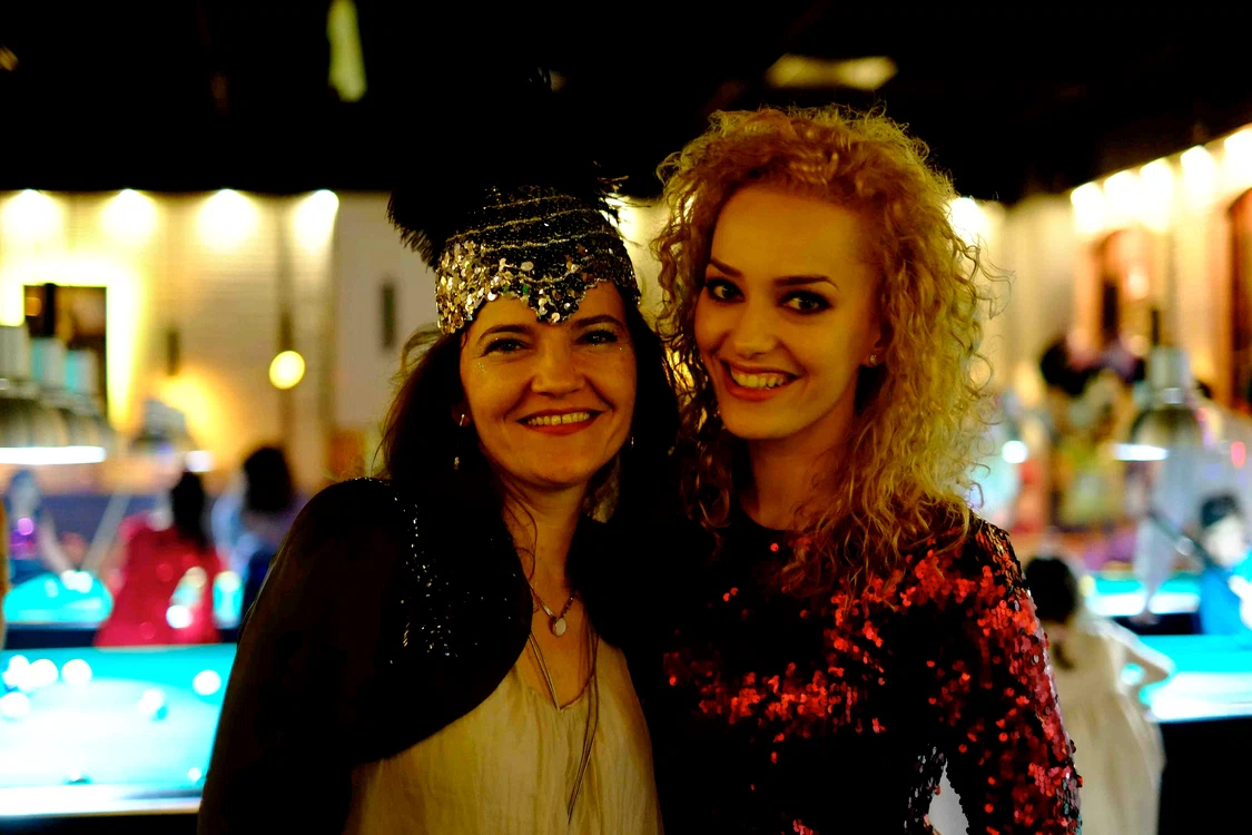 
    Alexia Talavutis şi mama ei  