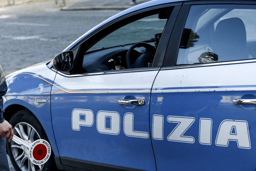 Bunuri furate în valoare de 6 milioane de euro, descoperite în locuinţa unui pensionar din Italia