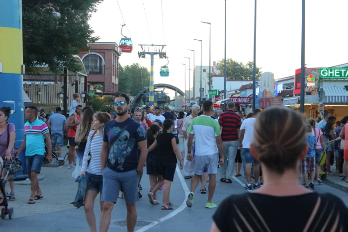 
    Românii vin la mare de Rusaliifoto: arhivă Click!  