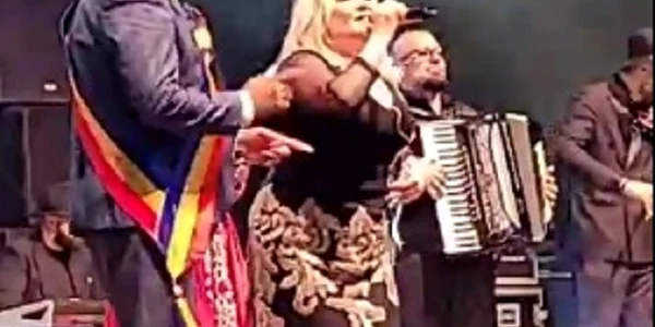 primar pe scena jpg