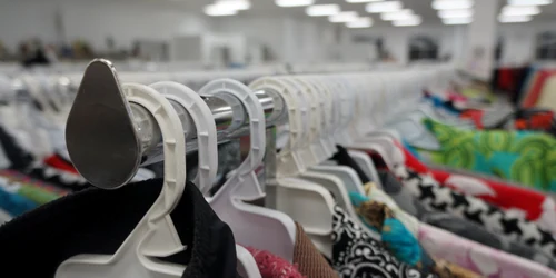 haine second hand   foto pixabay angelsover jpg