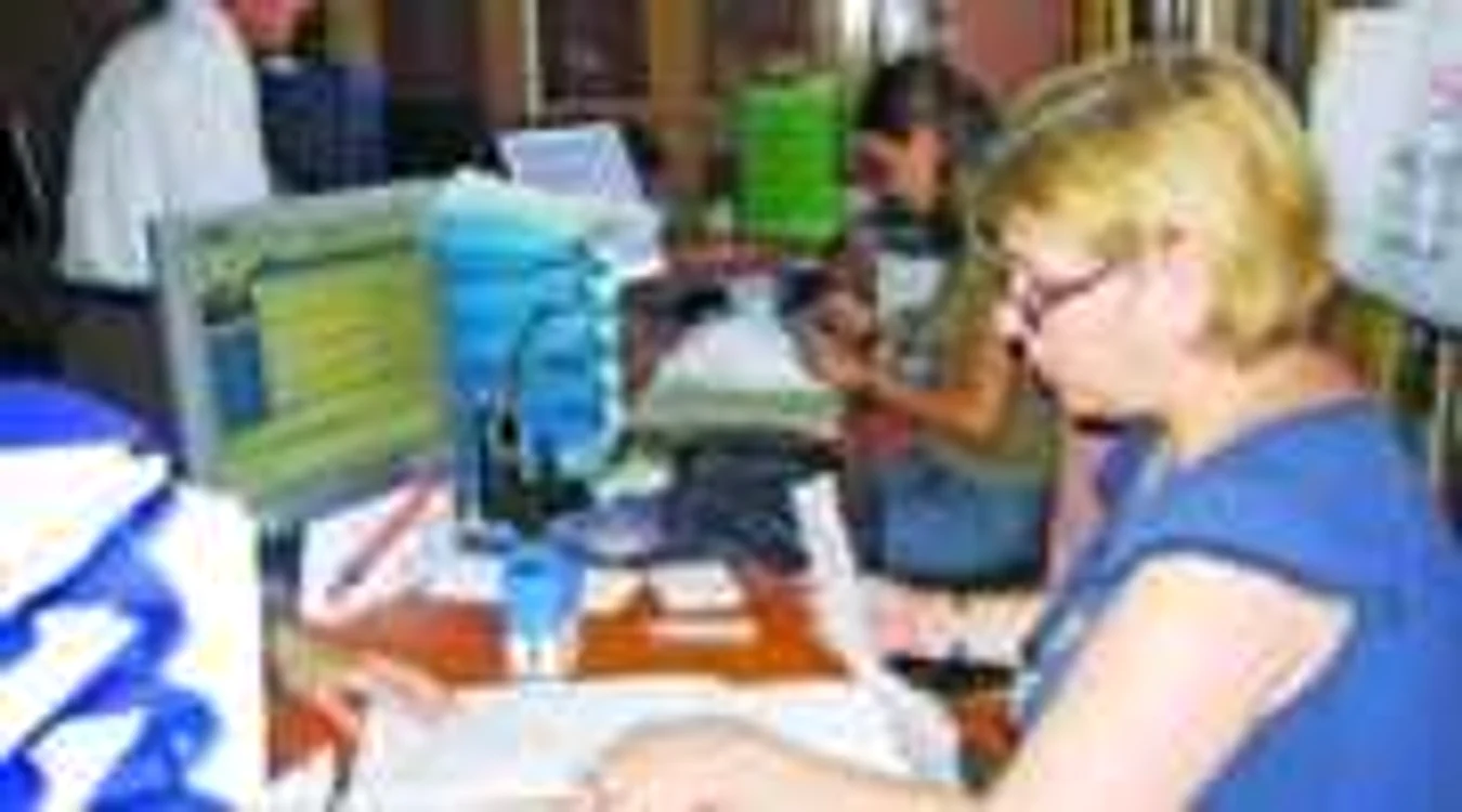 Romanian government to cut 23 % of the public sector staff by 2015