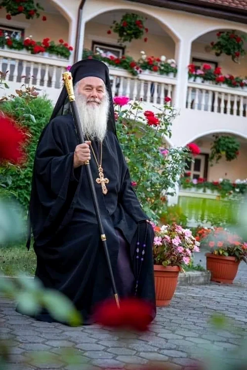 Părintele arhimandrit Ghelasie Țepeș, starețul Mănăstirii „Sf. Mare Mucenic Dimitrie” din Sighișoara