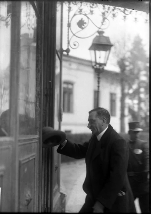 Iuliu Maniu,  la începutul anilor 1930 (negativ pe sticlă,  fondul Iosif Berman)