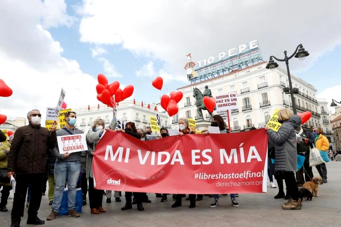 manifestatie pro eutanasie spania foto epa efe