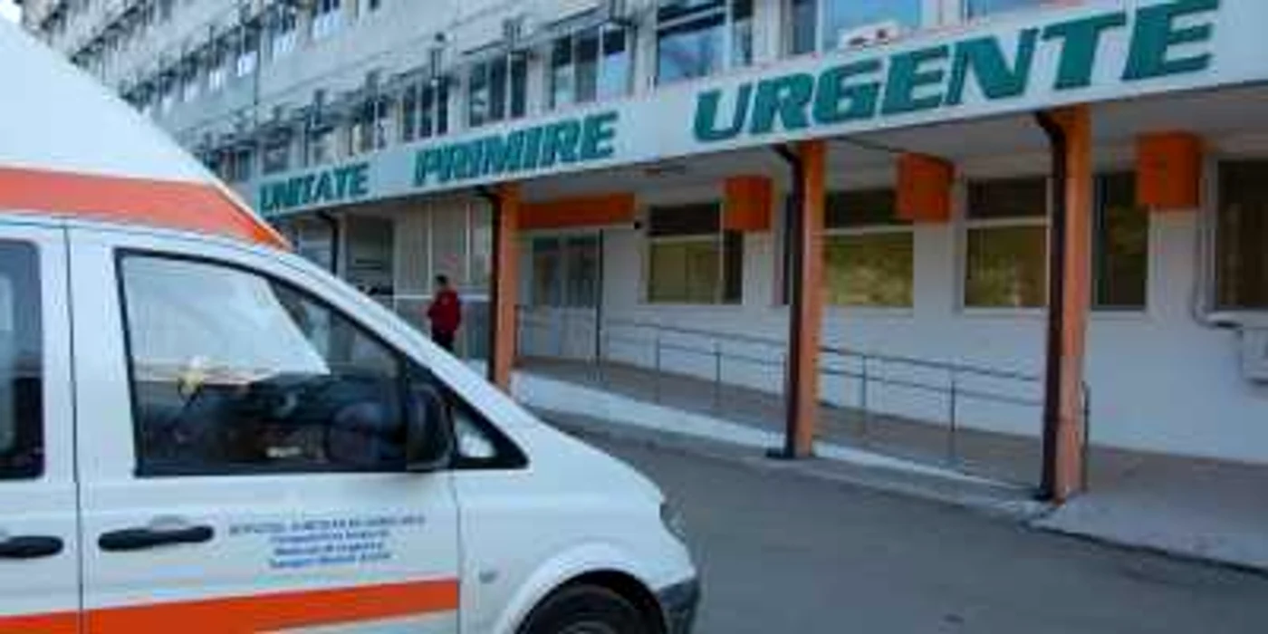 Tânărul a fost adus de poliţişti la Spitalul Judeţean pentru o evaluare psihiatrică