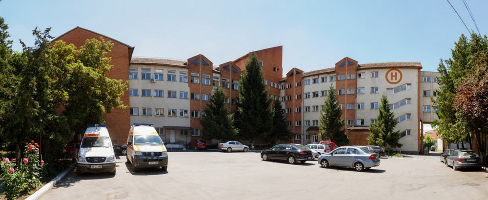Copil de nici doi ani, cu clavicula ruptă, trimis acasă de medici pentru că „e doar speriat”. Ce au făcut părinții