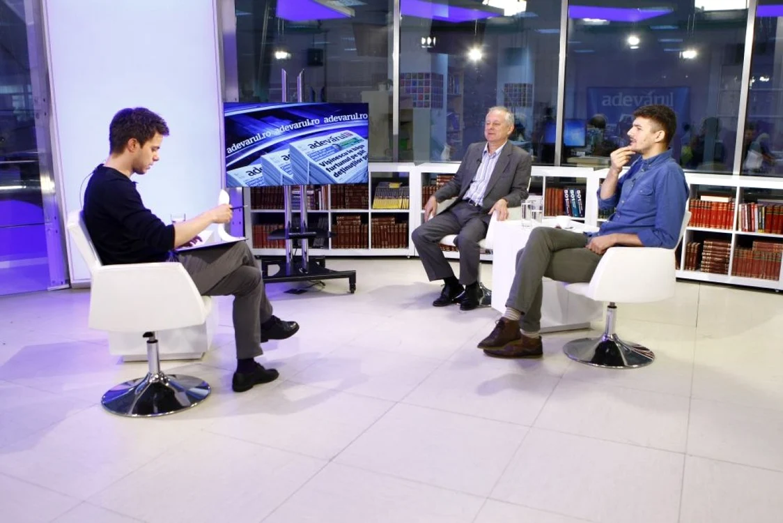 Sever Cristian Oană (mijloc, plan secund) şi Emilian Mihailov la Adevărul Live FOTO David Muntean