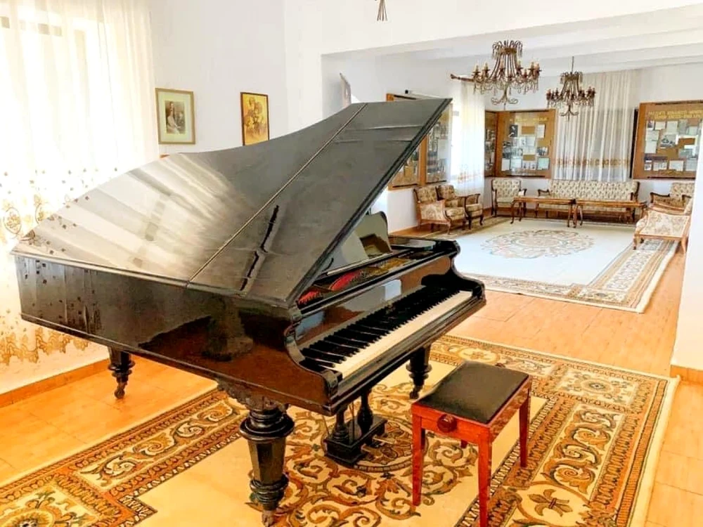 Geniul extins al pianistului, criticului muzical şi compozitorului Dinu Lipatti:  “De copil, a devenit un excelent fotograf”