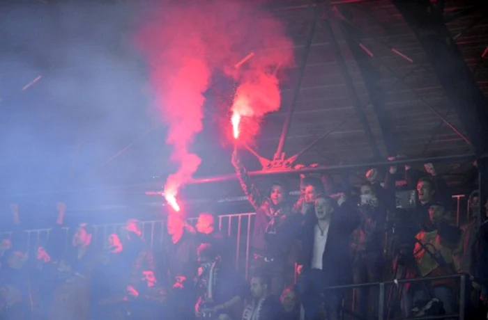 Meciul dintre U. Cluj şi Steaua s-a încheiat cu penalizări FOTO gsp.ro