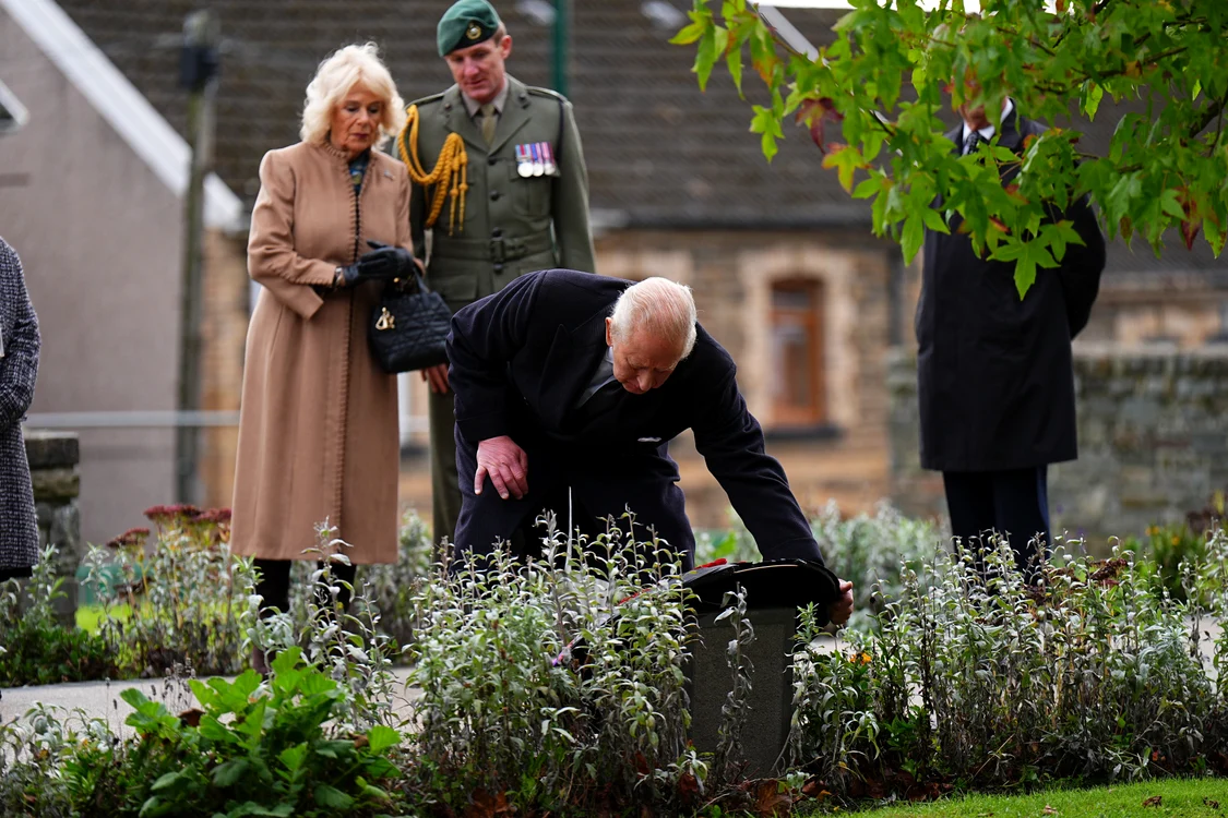 Charles, William, Camilla au comemorat dezastrul de la Aberfan, Profimedia (4) jpg