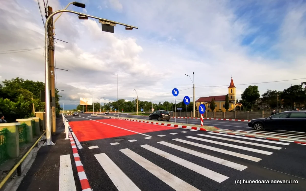 Noul giratoriu de la Sântuhalm. Foto: Daniel Guţă. ADEVĂRUL.
