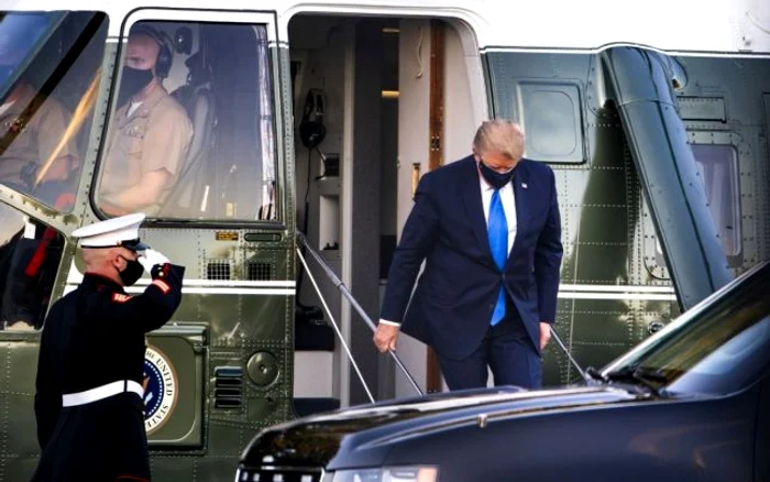 Donald Trump a fost transportat, ieri, la spitalul Walter Reed, FOTO EPA-EFE