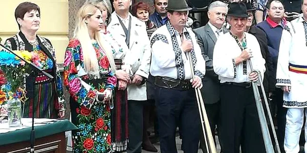 Parada Portului Popular de la Cernăuţi FOTO Mircea Merticariu