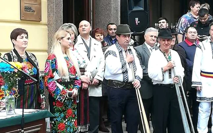 Parada Portului Popular de la Cernăuţi FOTO Mircea Merticariu