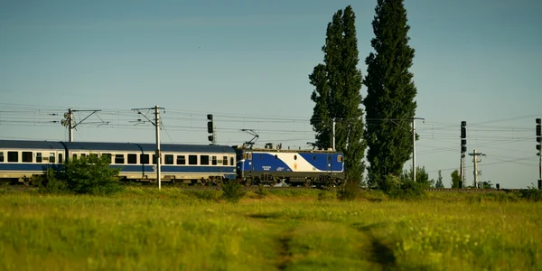 tren cfr calatori vara campie foto shutterstock