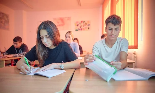examen evaluare elevi jpg