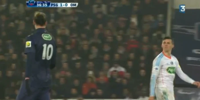 Barton (dreapta) a avut un duel verbal la distanţă cu Ibrahimovici
