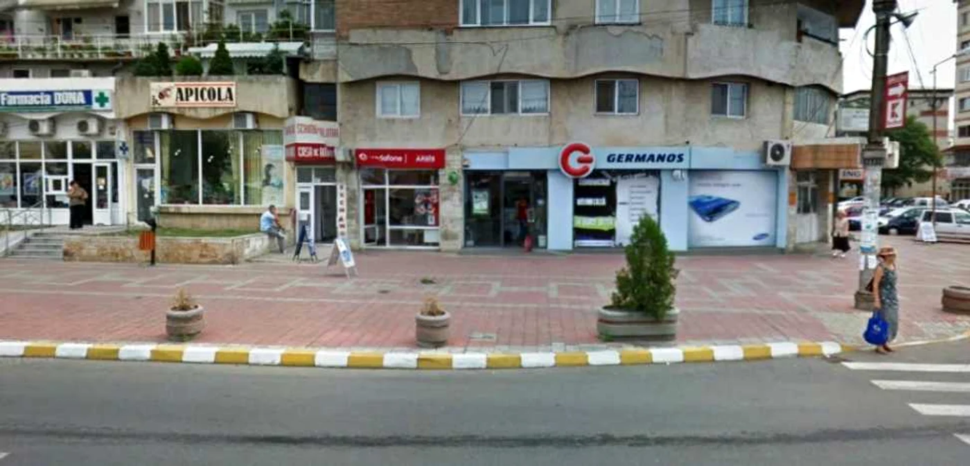 Poliţiştii au ridicat mai multe probe de la faţa locului şi încercă acum să dea de urma făptaşilor